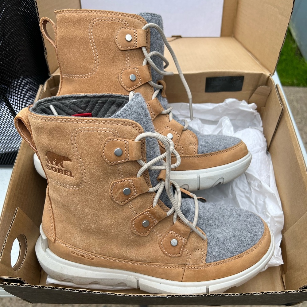 Sorel suede boots size 6.5